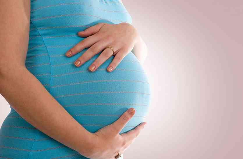 अविवाहित युवती हुई गर्भवती, 3 वर्ष पहले गई थी दिल्ली।